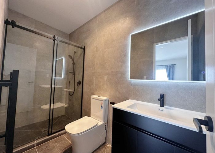  at 6 Frontier Lane, Flat Bush, Manukau City, Auckland