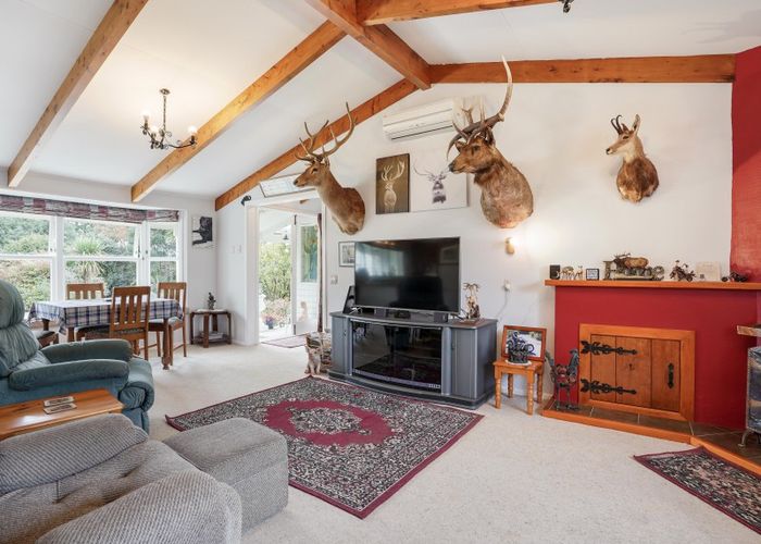  at 571 Wanganui Road, Marton