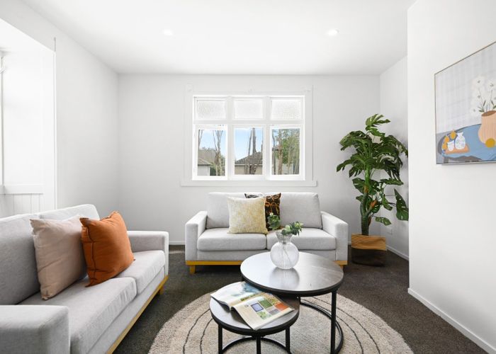  at 8 Cassidy Street, Hamilton East, Hamilton