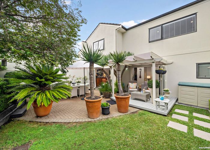  at 17 Tiger Drive, Golflands, Auckland