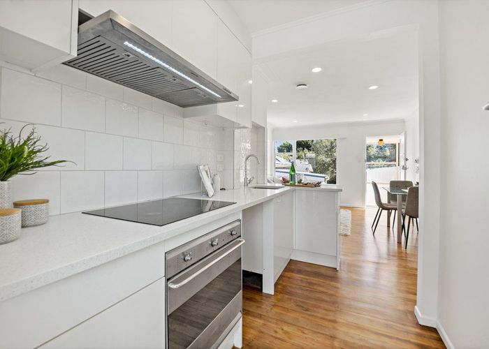  at 2/38 Woodford Road, Mount Eden, Auckland