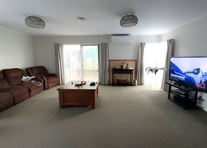  at 5 Justamere Place, Weymouth, Manukau City, Auckland