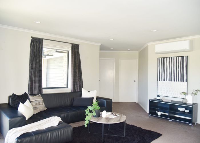  at 112 St James Drive, Huntington, Hamilton