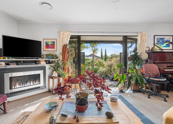  at 10 Stedley Place, Heathcote, Christchurch City, Canterbury