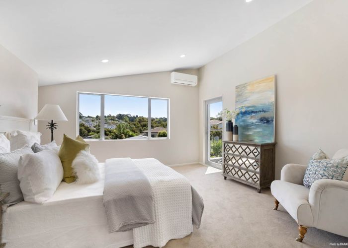  at 14 Springvale Drive, Fairview Heights, Auckland