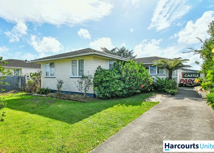  at 17 Calthorp Close, Favona, Auckland