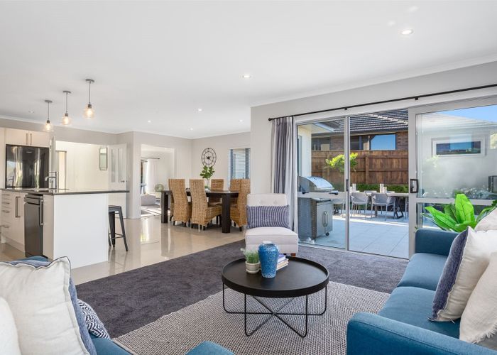  at 7 Paparoa Crescent, Aotea, Porirua