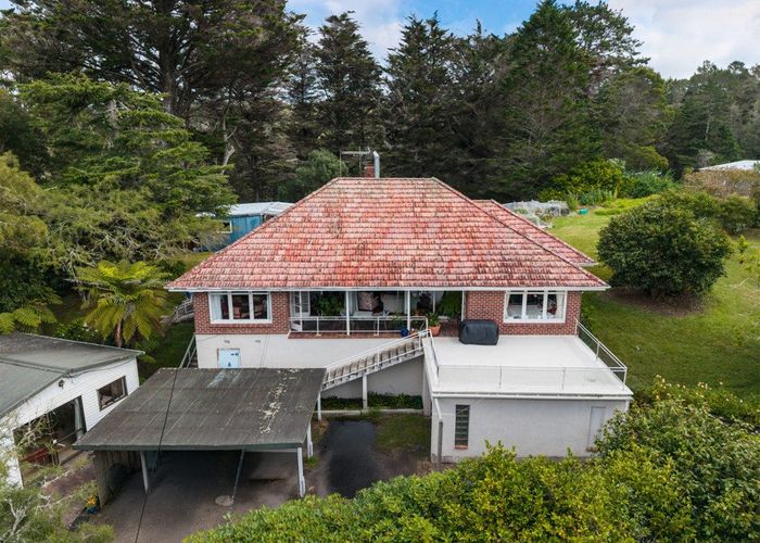  at 14 Vineyard Road, Henderson Valley, Waitakere City, Auckland