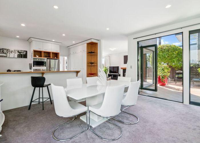  at 2/2 The Esplanade, Castor Bay, Auckland