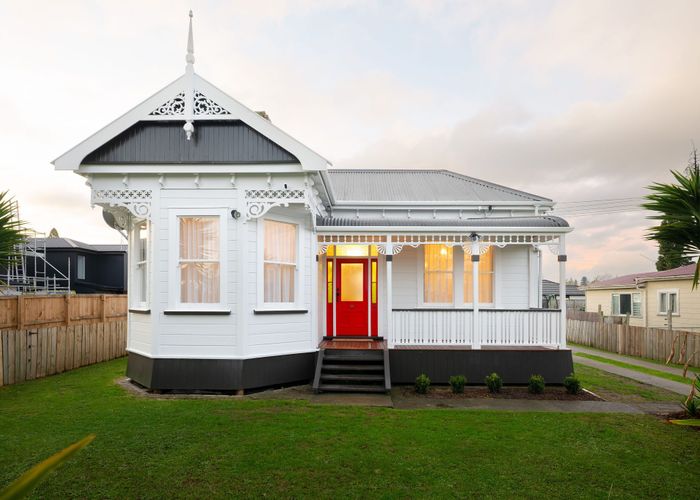  at 6 Johnson Street, Dinsdale, Hamilton, Waikato