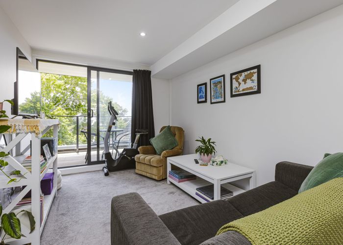  at 201/8 Gray Avenue, Mangere East, Auckland
