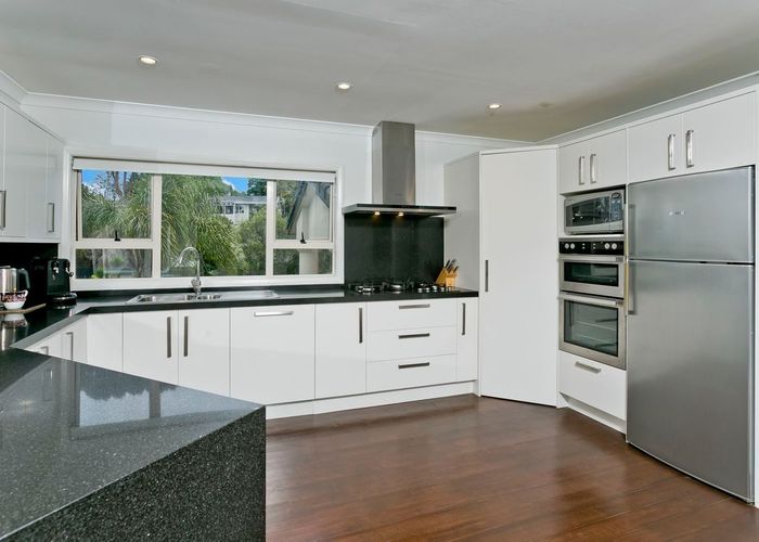  at 9 Falstone Lane, Browns Bay, North Shore City, Auckland