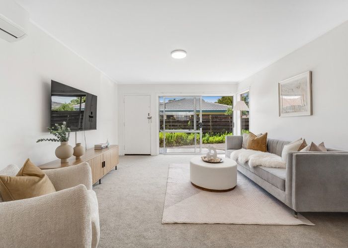  at 2/38 Ballater Place, Highland Park, Manukau City, Auckland