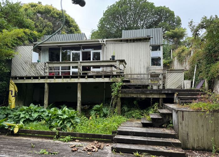  at 220 Golf Road, Titirangi, Waitakere City, Auckland