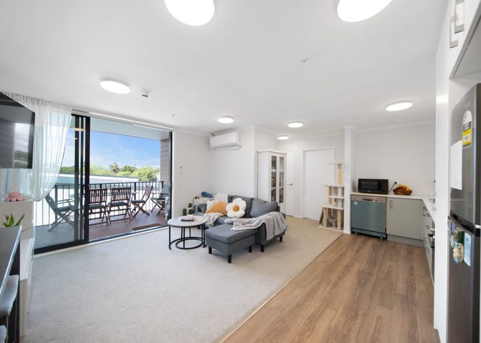  at 204/2 Pukakaho Lane, Papatoetoe, Manukau City, Auckland