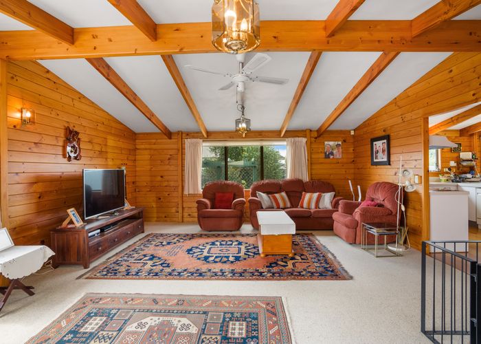  at 2/50 Huia Road, Papatoetoe, Auckland