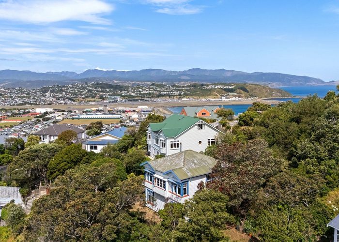  at 25 Sutherland Crescent, Melrose, Wellington, Wellington