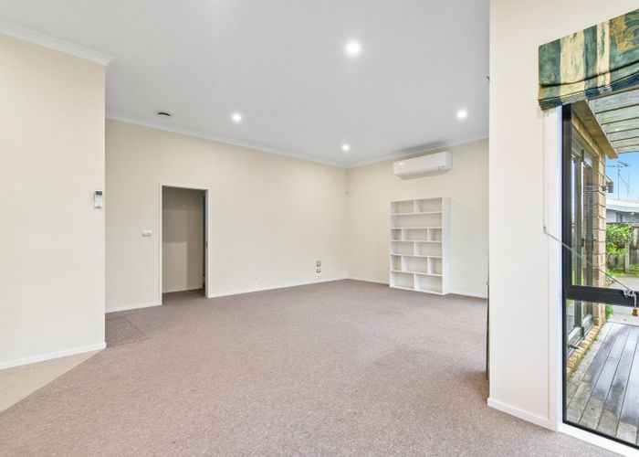  at 16 Gordon Street, Hillcrest, Hamilton