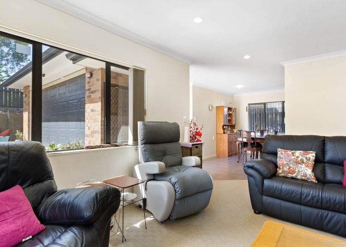  at 21 Mitchell Street, Blockhouse Bay, Auckland