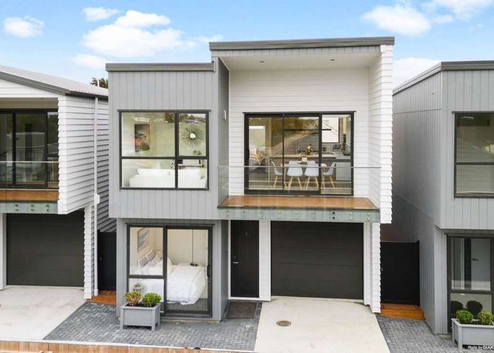  at 4/31 Hill Crescent, New Lynn, Waitakere City, Auckland
