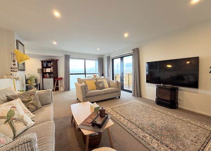  at 30 Red Beech Ave, Woodridge, Wellington, Wellington