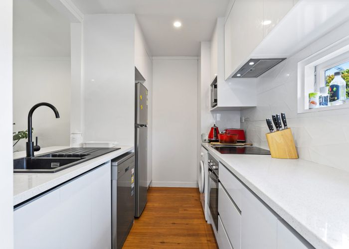  at 2/32B Ballarat Street, Ellerslie, Auckland City, Auckland