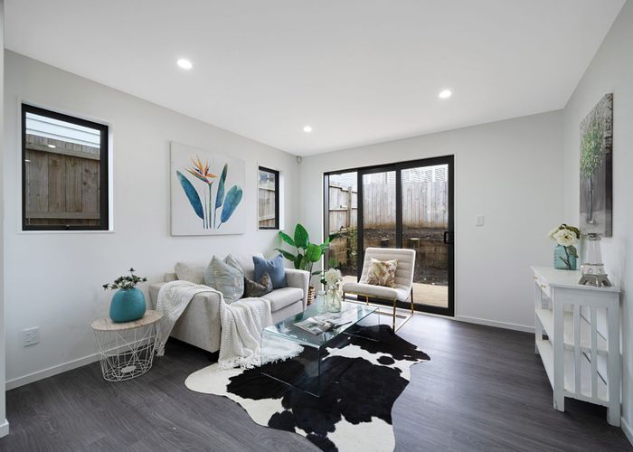  at 4/13 Sarona Avenue, Glen Eden, Waitakere City, Auckland