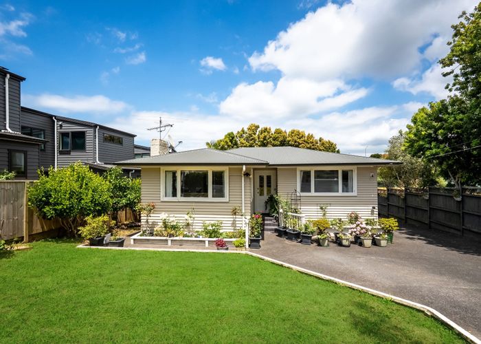  at 53 Bond Crescent, Forrest Hill, North Shore City, Auckland