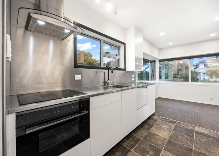  at 6 Yorkton Rise, Mangere Bridge, Auckland