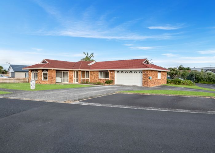  at 10 Tullis Place, Burswood, Auckland