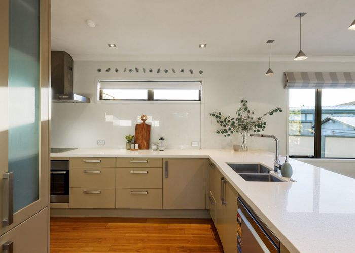  at 19 Sandford Place, Chartwell, Hamilton