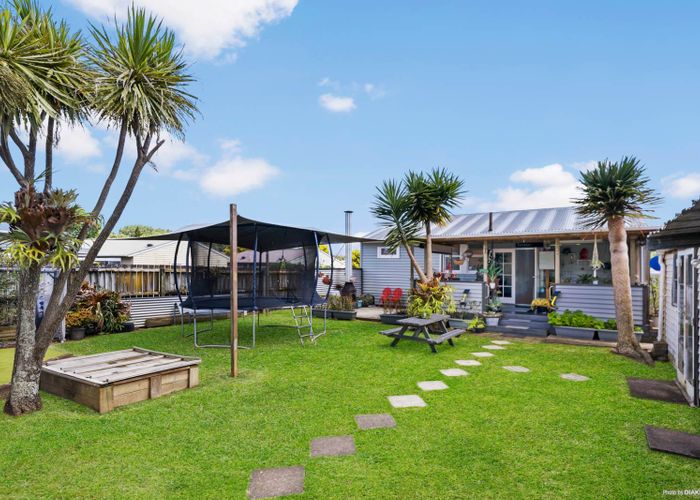  at 47 Maybury Street, Point England, Auckland