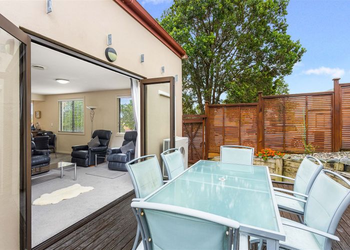  at 4 View Ridge Drive, Ranui, Auckland