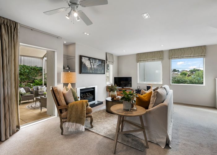  at 27 Hillsborough Road, Hillsborough, Auckland