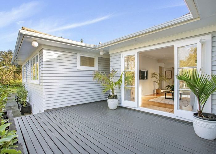  at 5A Bishop Street, Green Bay, Auckland