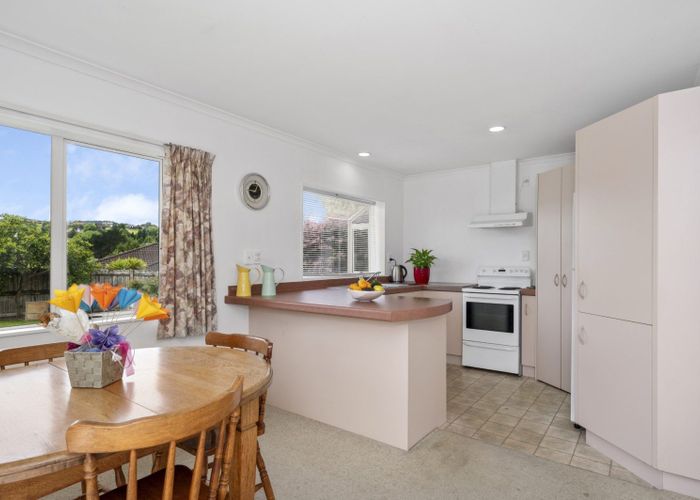  at 18 Mamaku Rise, Welcome Bay, Tauranga