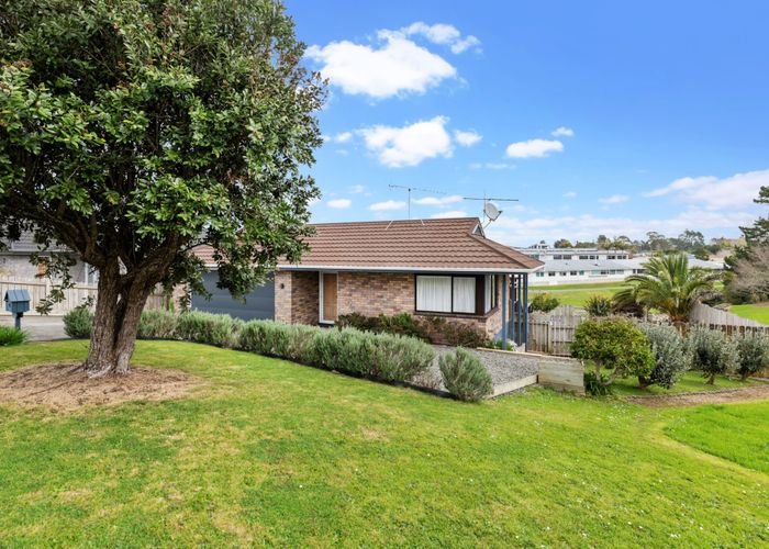  at 41 Pinewood Grove, Botany Downs, Manukau City, Auckland