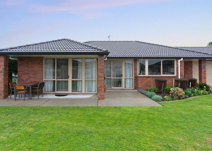  at 8 Savannah Place, Rototuna North, Hamilton