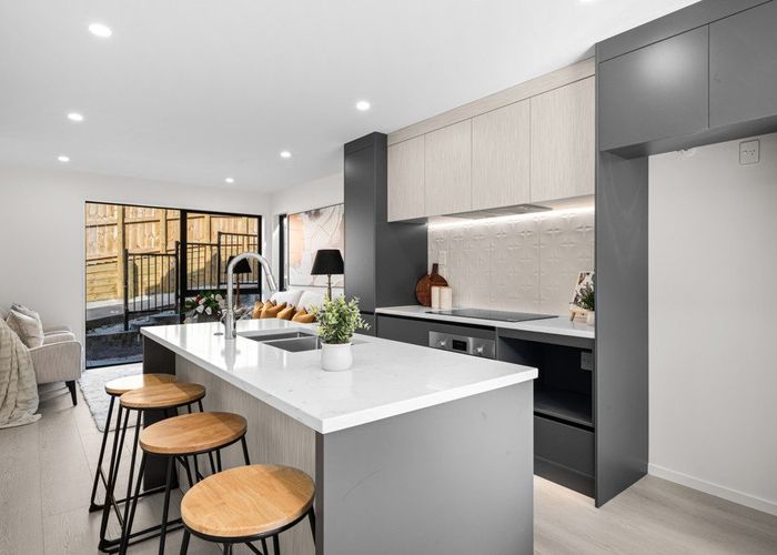  at 7B Maroubra Place, Botany Downs, Manukau City, Auckland