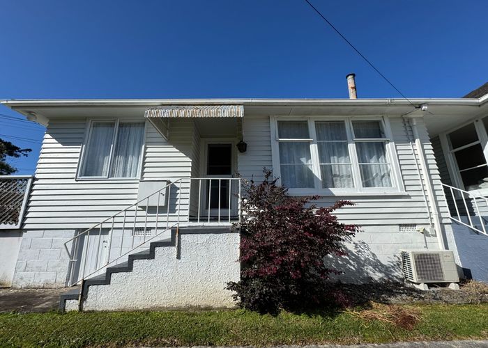  at 2 Novar Place, Point Chevalier, Auckland City, Auckland
