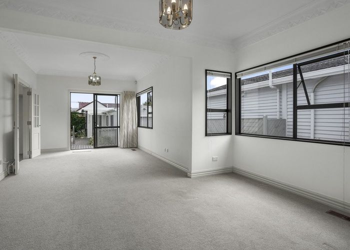  at 24 Glamis Avenue, Strathmore Park, Wellington