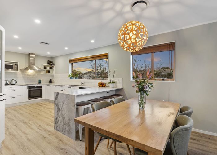  at 7 Sealand Place, Mangere Bridge, Auckland