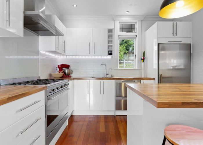  at 84 Waitaha Road, Welcome Bay, Tauranga