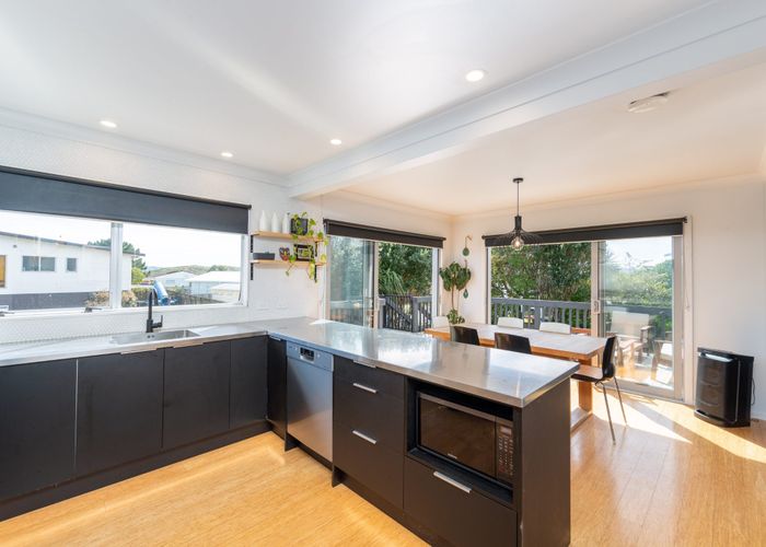  at 82 Gloaming Hill, Titahi Bay, Porirua