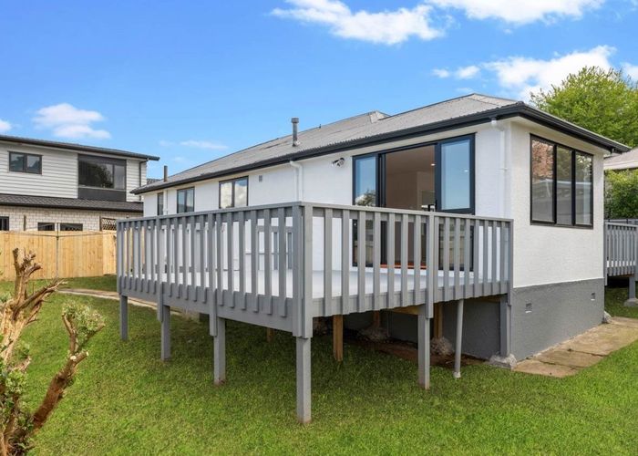  at 33 Frost Road, Mount Roskill, Auckland