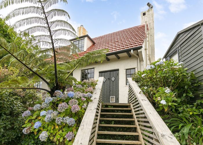  at 42 Nicholson Road, Khandallah, Wellington