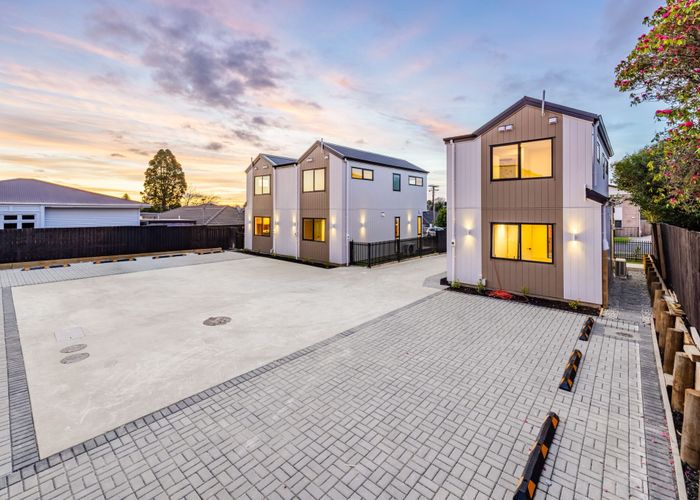  at Lot 3/9 Grande Vue Road, Papatoetoe, Manukau City, Auckland