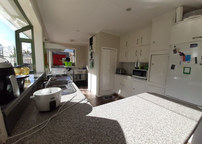  at 25 Hills Road, Otara, Auckland