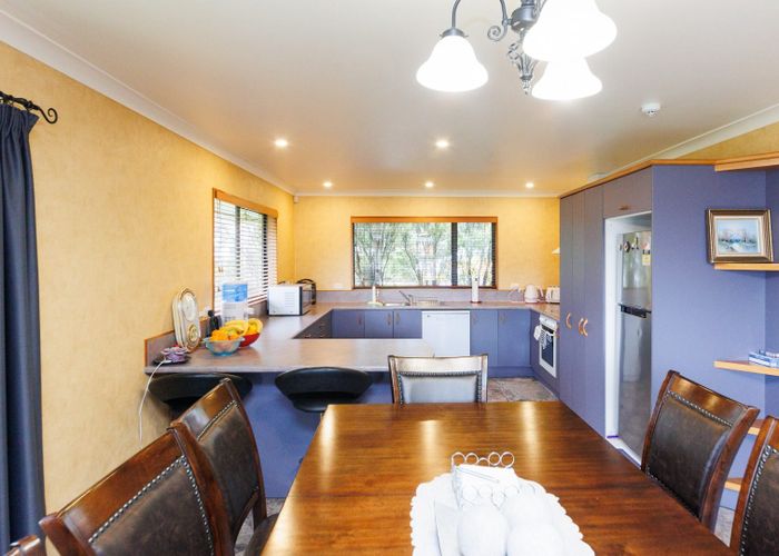  at 2 Fernlea Avenue, Kelvin Grove, Palmerston North, Manawatu / Whanganui