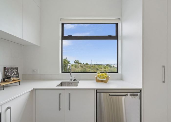  at 1D Lowe Street, Belmont, Auckland